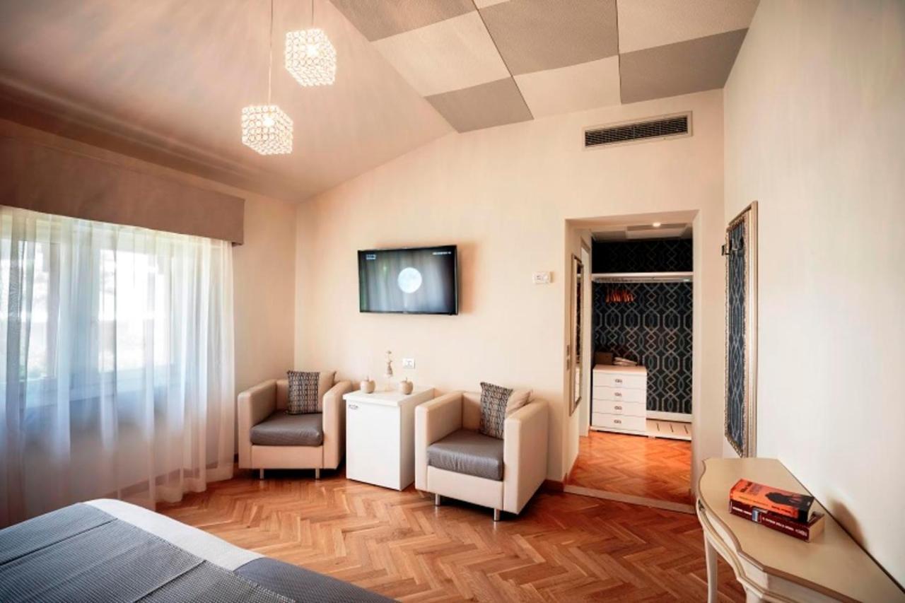 Hotel Bellevue Gardone Riviera Eksteriør billede
