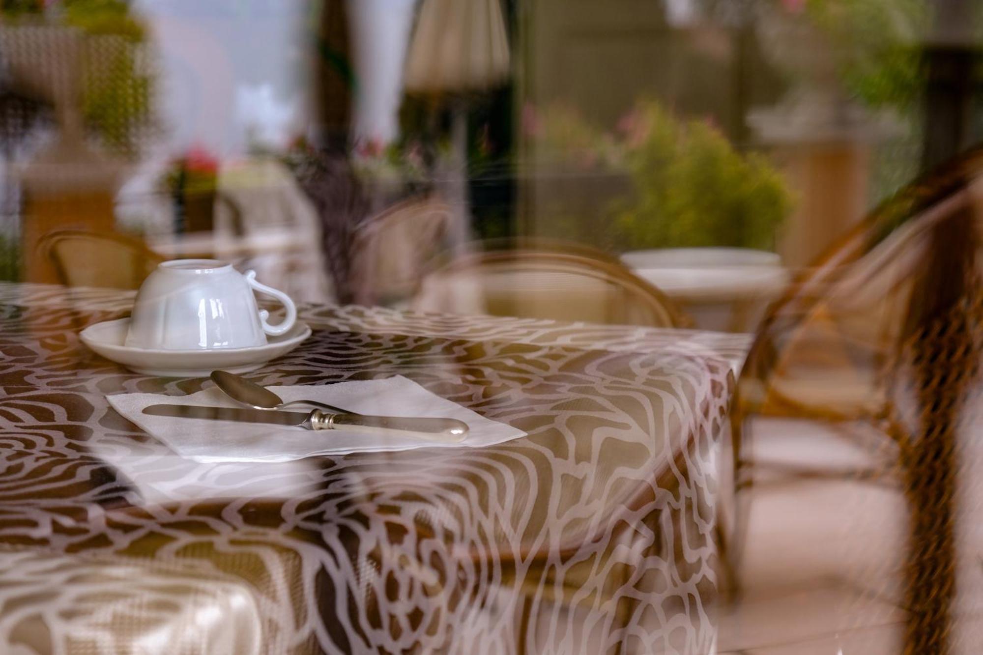 Hotel Bellevue Gardone Riviera Eksteriør billede